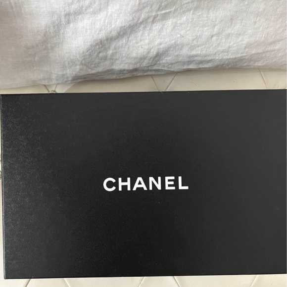 Chanel shoes - Picture 3 of 4